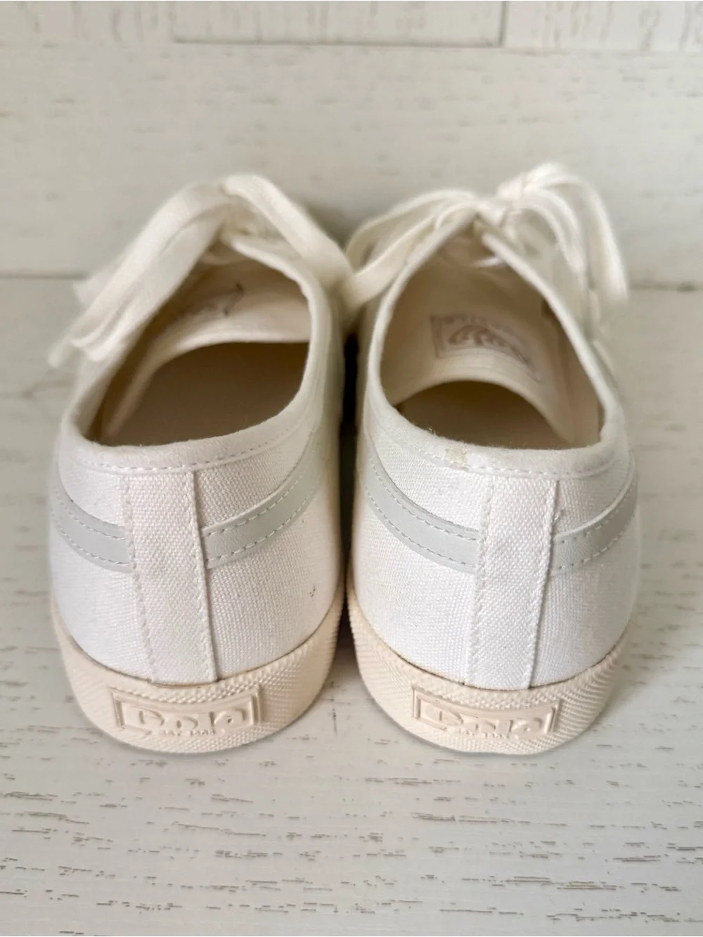Gola Women's Low-Top Sneakers in Cream size 9.5 women’s